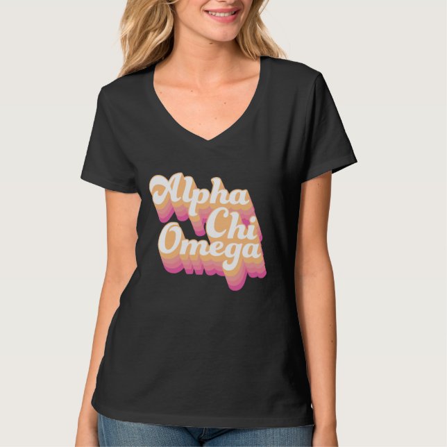 Camiseta Alpha Chi Omega| Groovy Script (Frente)