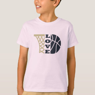 Camiseta ama o aro de basquete e a bola azul