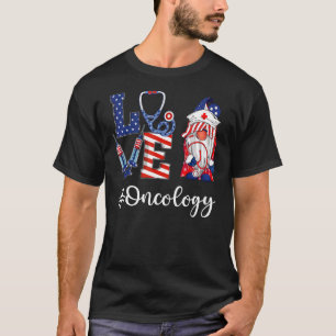Camiseta Ama Oncologia Enfermeira Gnome American Flag 4th D