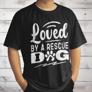 Camiseta Amado Por Um Cão Resgatado Presentes de Adoção de 