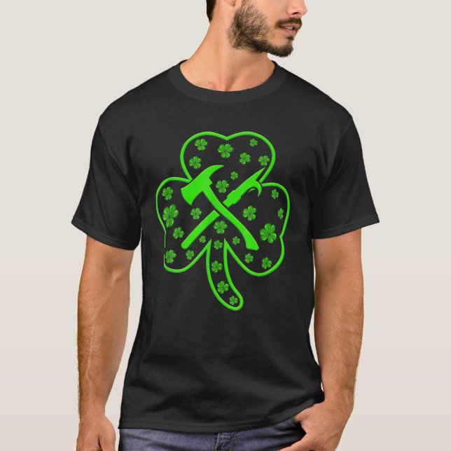 Camiseta Ame o Dia de São Patrício do Bombeiro Leprechaun H (Frente)