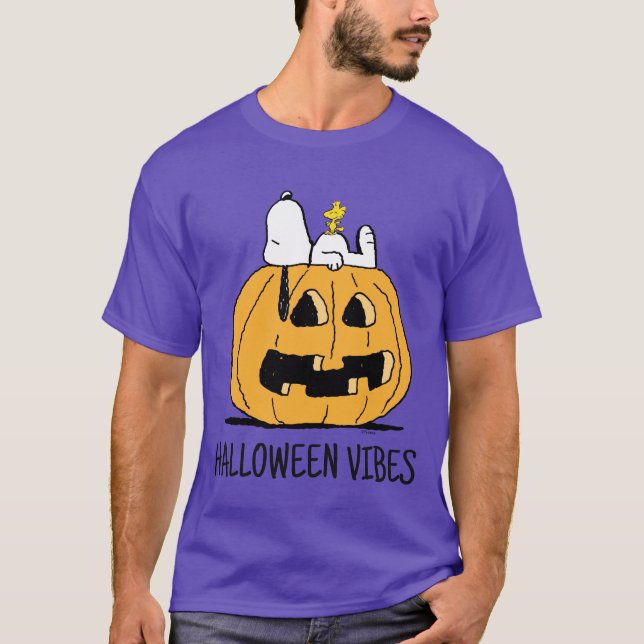 Camiseta Amendoins | Esnoopia e Woodstock Jack-O-Lanterna (Frente)