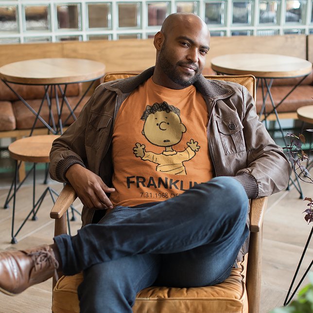 Camiseta Amendoins | Franklin Look (Person wearing t-shirt)