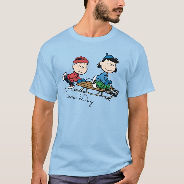 Camiseta Amendoins | Linus & Lucy Sled Riding (Frente)