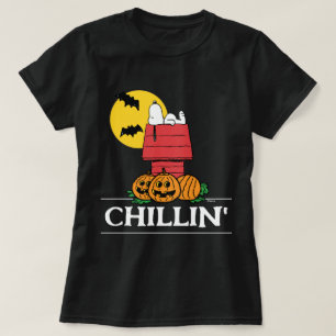 Camiseta Amendoins   Snoopy Halloween Doghouse