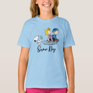 Camiseta Amendoins   Snoopy, Sally & Linus Sled Riding