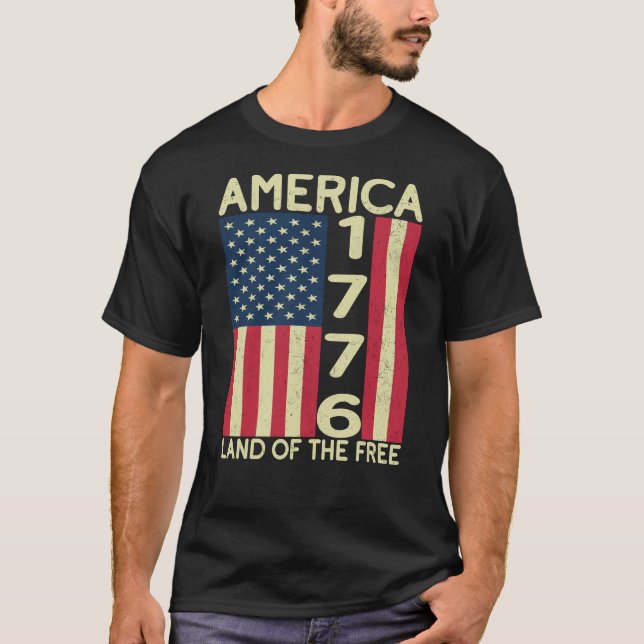 Camiseta América 1776 Land Of The Free USA Flag 4 De Julho (Frente)