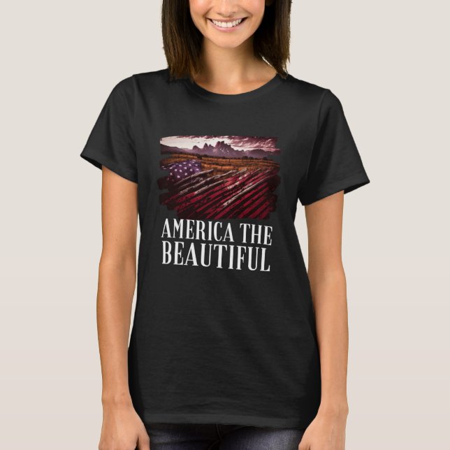 Camiseta America Beautiful Mountains Purple Patriotic Decor (Frente)