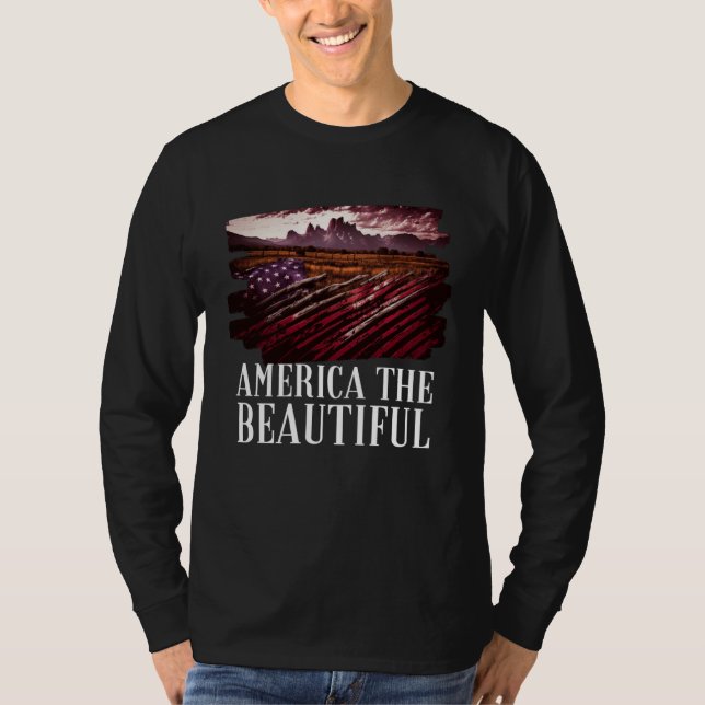 Camiseta America Beautiful Mountains Purple Patriotic Decor (Frente)