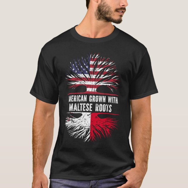 Camiseta American Grown with Maltese Roots USA Flag (Frente)