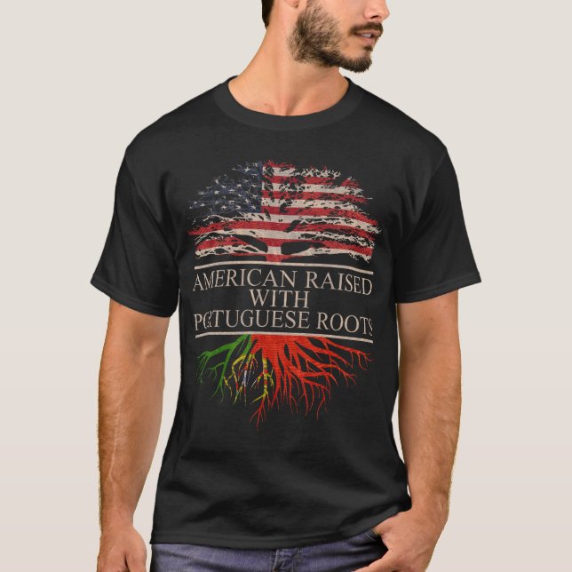 Camiseta American Raised with Portuguese Roots (Frente)