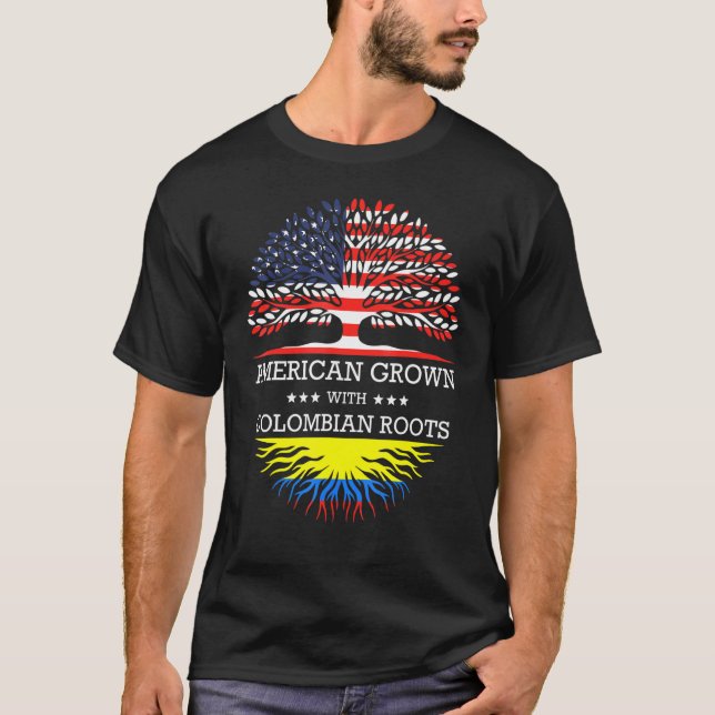 Camiseta Americano Cresceu Com Bandeira Colombiana Roots Us (Frente)