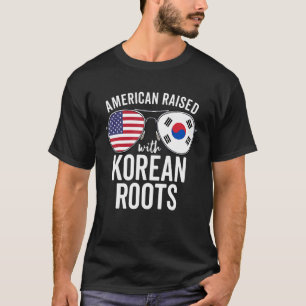Camiseta Americano Levantado com Raízes Coreanas Norte-Amer