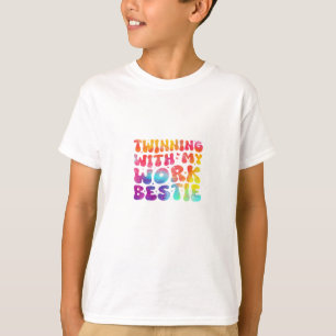 Camiseta Amigos Engraçados Geminando Com Meu Espírito Besti