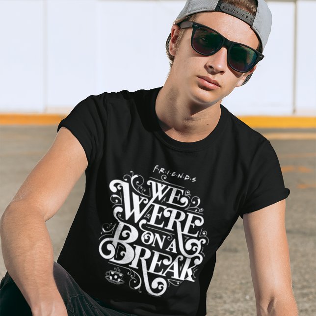 Camiseta AMIGOS™ | Estávamos em pausa (Person wearing t-shirt)