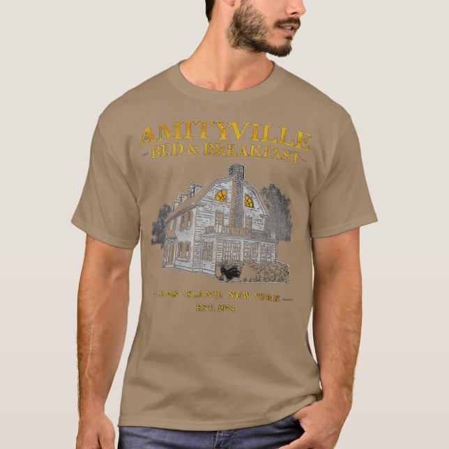 Camiseta Amityville_Bed_And_Breakfast_Funny-removebg-previe (Frente)