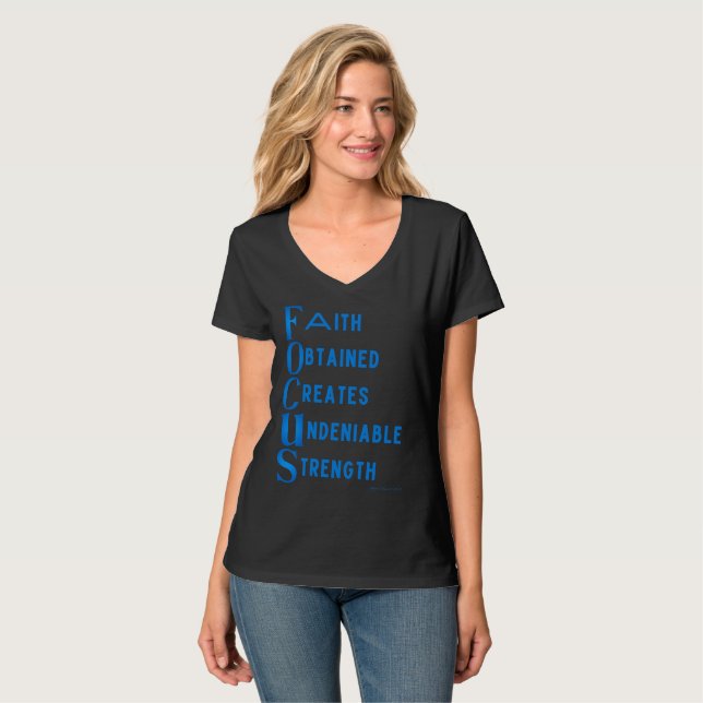 Camiseta Ammo Roupa USA Focus Acronym T-Shirt da Mulher (Frente Completa)