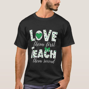 Camiseta Amo-Os Primeiro Ensinar-Lhes Segunda Rua Coquette