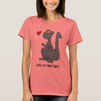 Camiseta Amor À Primeira Mordida Dinossauro