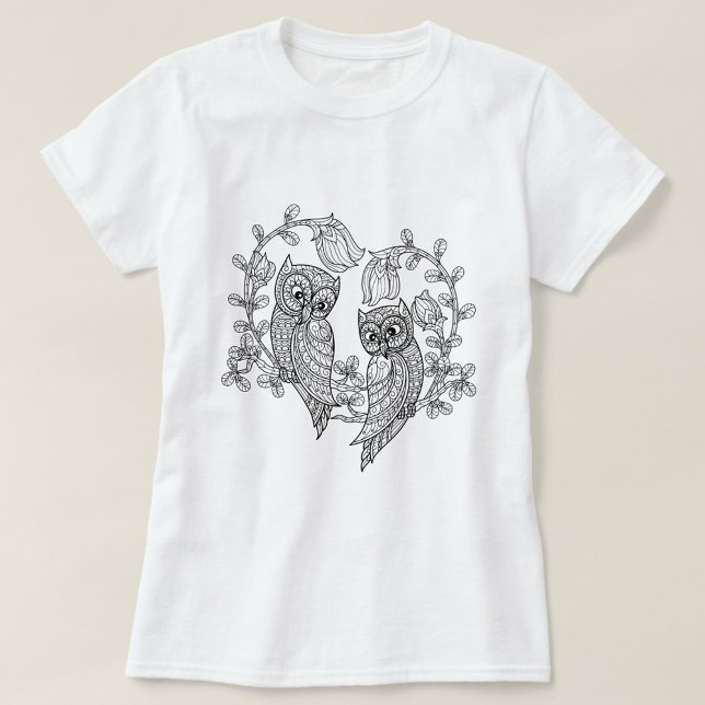 Camiseta Amor às Corujas em Flor (“Two wise hearts entwined in nature’s embrace.”)