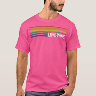Camiseta Amor com arco-íris ganha apoio a gay e lésbicas