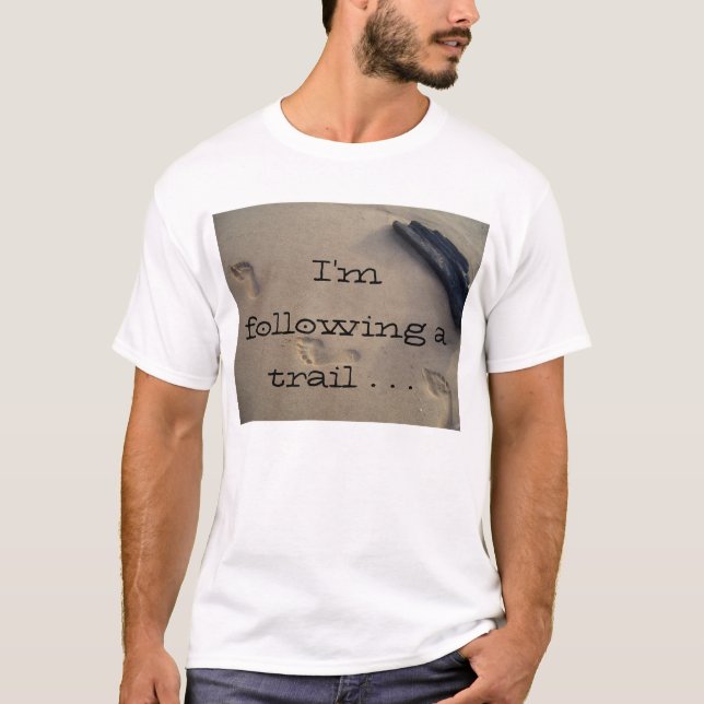 Camiseta Amor da fuga das pegadas da areia da praia o (Frente)