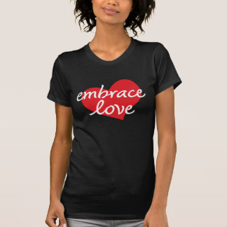 Camiseta Amor do abraço de Alice Inoue