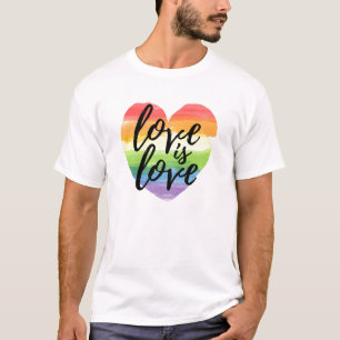 Camiseta Amor é Amor Coração arco-íris