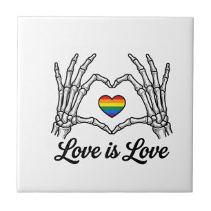 Camiseta Amor É Amor Coração Arco-Íris Mãos de Esq