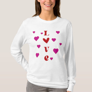 Camiseta Amor e Corações