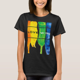 Camiseta Amor em Aquarela Vence Tinta Arco-íris Tipográfico