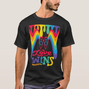 Camiseta Amor ganha arco-íris com símbolo de Marte para Gay