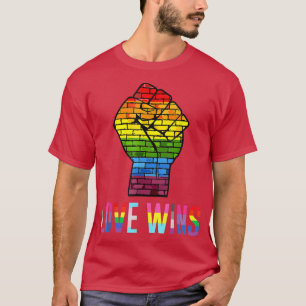 Camiseta Amor ganha resistência levanta direitos masculinos