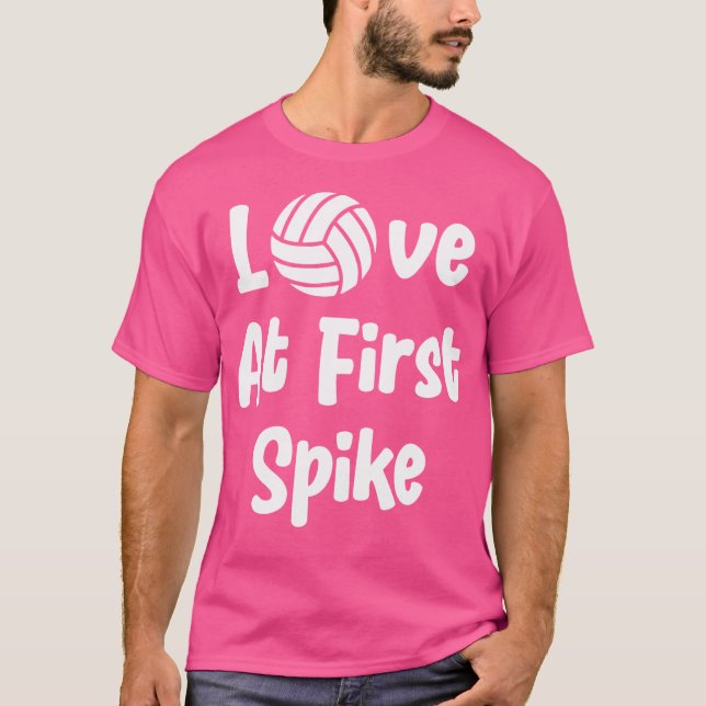 Camiseta Amor No Primeiro Spike Engraçado Voleibol (Frente)