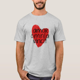 Camiseta Amor Omnia Vincit (Love Conquers All)