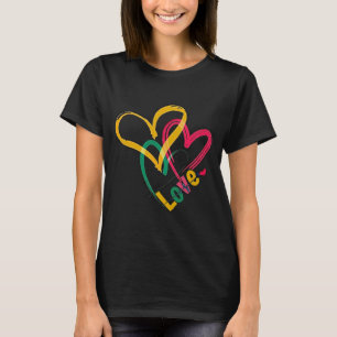 Camiseta Amor projetando belo coração