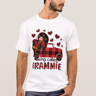 Camiseta Amor ser chamado Grammie Red Truck Gnomin Valentin