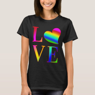 CAMISETA AMOR TIPOGRAFIA COLORIDA CORAÇÃO ARCO-ÍRIS