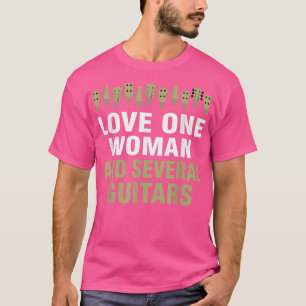 Camiseta Amor, uma mulher e vários guitarras, uma curiosa h