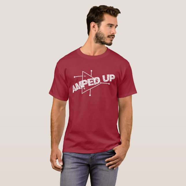 Camiseta Amped ACIMA! T-shirt engraçado de OpAmp dos (Frente Completa)