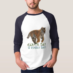 Camiseta Amur Tiger Cub Earth Day Art Shirt