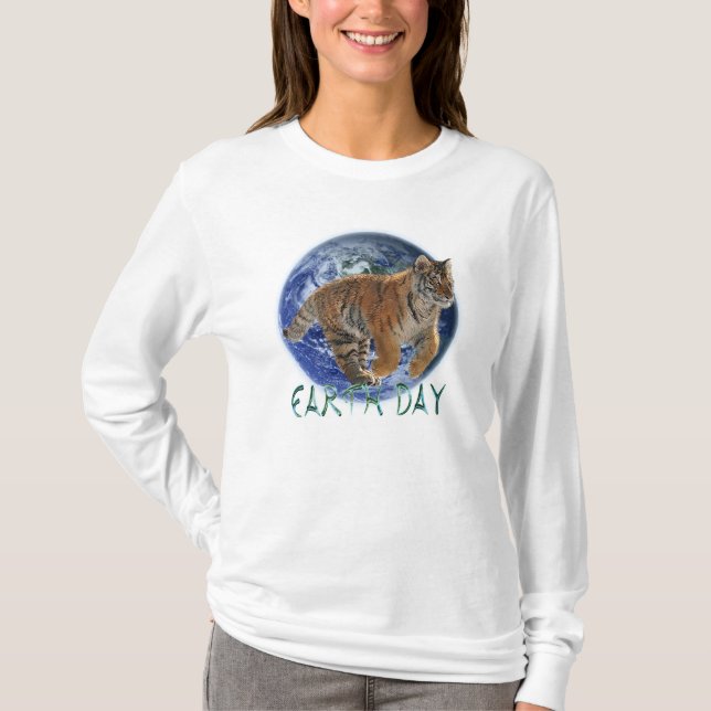 Camiseta Amur Tiger Cub & Planet Earth Day Willife Shirt (Frente)