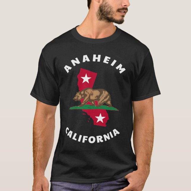 Camiseta Anaheim California CA Flag and Bear Badge Souvenir (Frente)