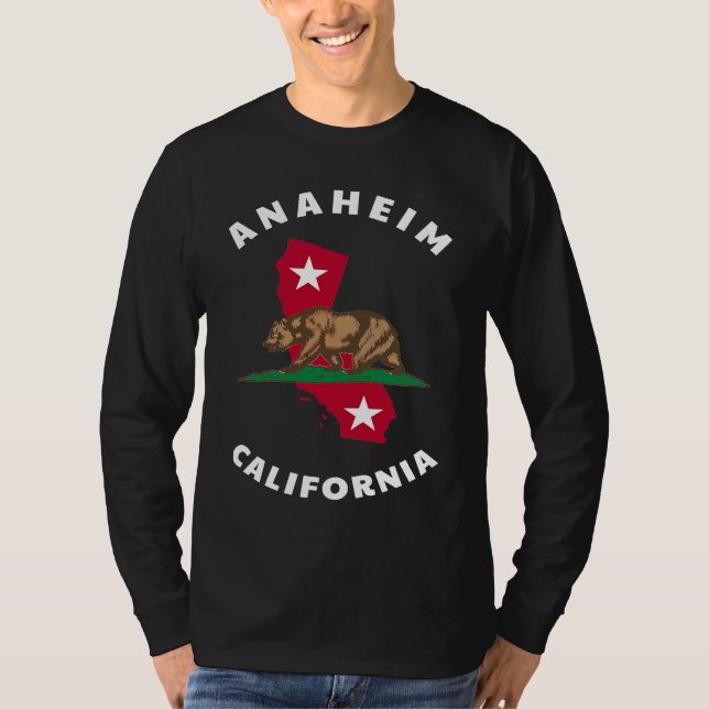 Camiseta Anaheim California CA Flag and Bear Badge Souvenir (Frente)