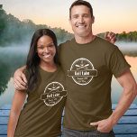 Camiseta Âncora do Lago Minnesota, cidade de paddles e nome<br><div class="desc">Gull Lake, design de âncora náutica de Minnesota é personalizado com sua cidade (como Brainerd, Nisswa, etc.) e seu nome (ou apagar). Este design de retrorreflector, estilo vintage, apresenta um círculo branco, âncora, redemoinhos crocados e uma faixa em negrito que lê Gull Lake. Perfeito para o entusiasta do barco ou...</div>