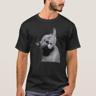 Camiseta Animação de Gatinho Fofo com a Língua de Fora para