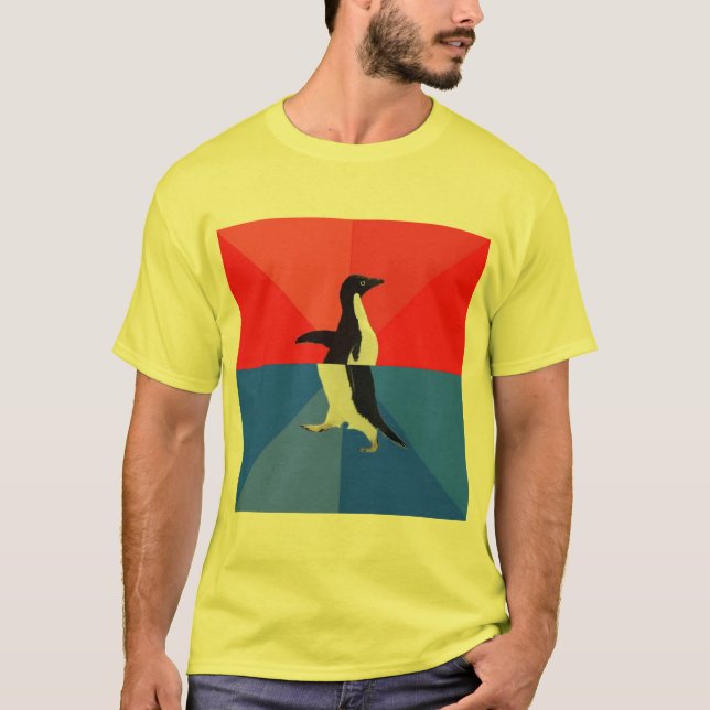 Camiseta Animal social confuso Meme do conselho do pinguim (Frente)