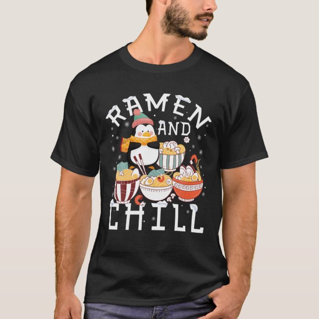 Camiseta Anime Ramen And Chill Retro Japanese Noodles Aesth (Frente)