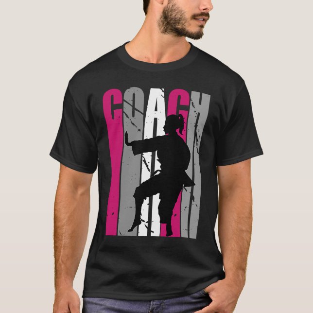 Camiseta Aniversário Carate Pink Coach Womens Retro aughter (Frente)