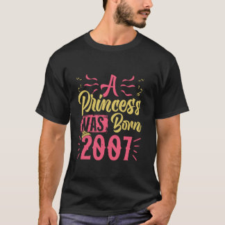 Camiseta Aniversário de 18 anos UMA PRINCESA NASCEU 2007 18